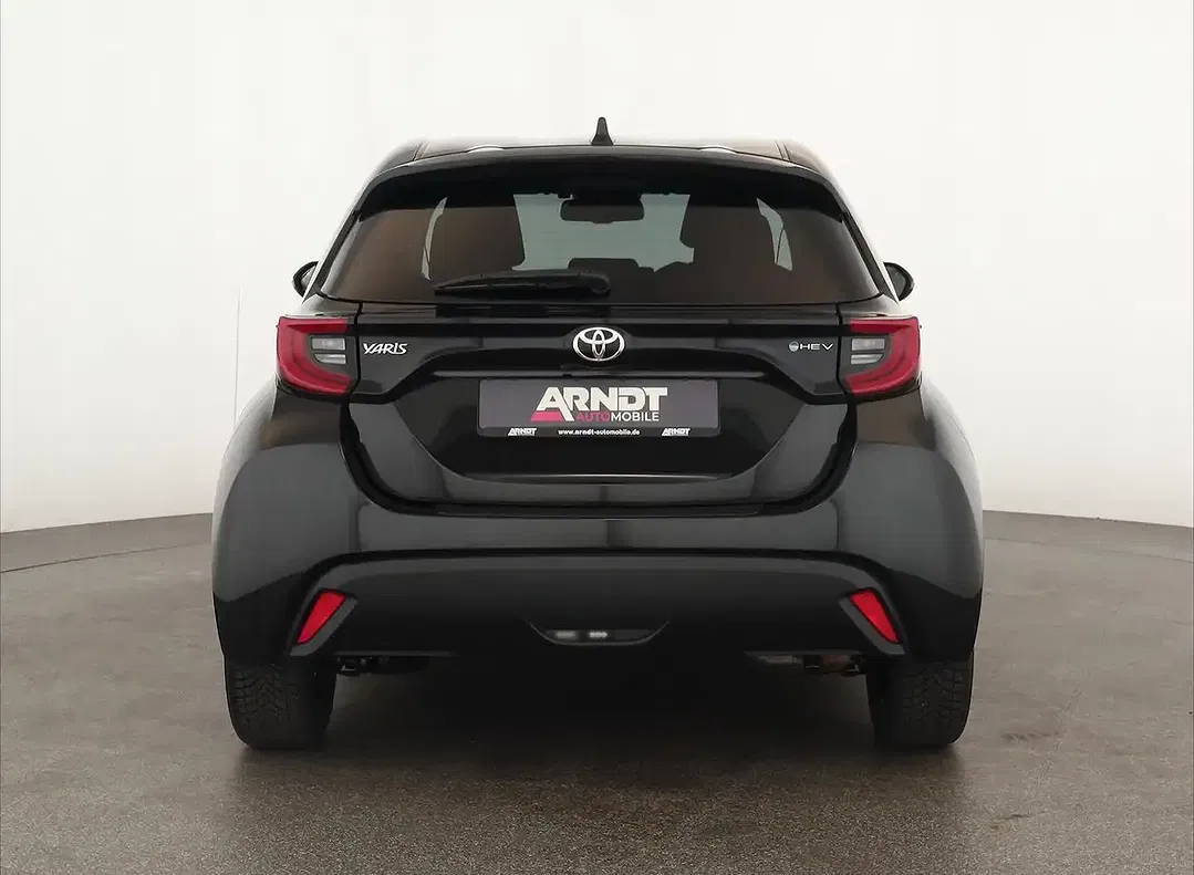 Toyota Yaris - Thumbnail 6