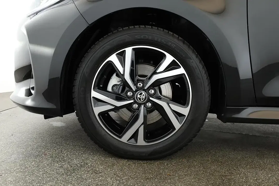 Toyota Yaris - Thumbnail 7