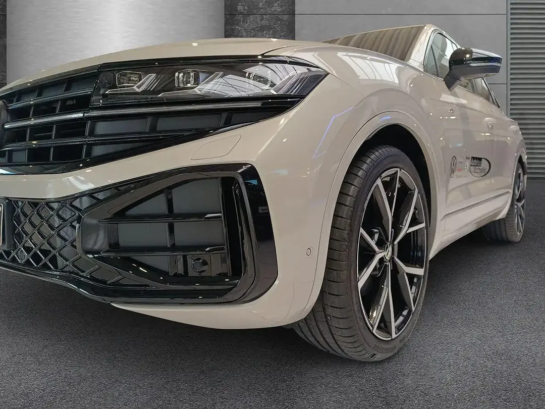 Volkswagen Touareg - Thumbnail 10
