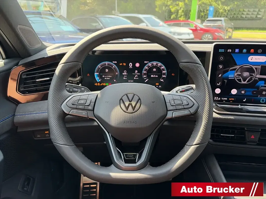 Volkswagen Tiguan - Thumbnail 15
