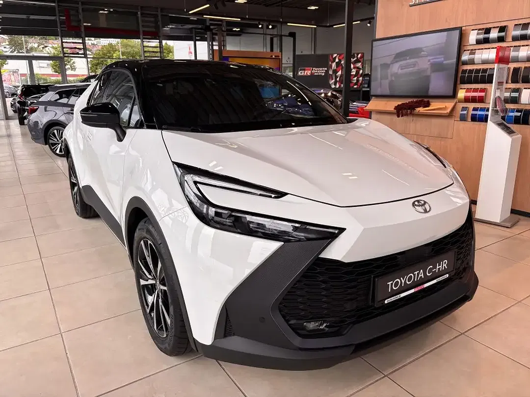 Toyota C-HR - Thumbnail 2