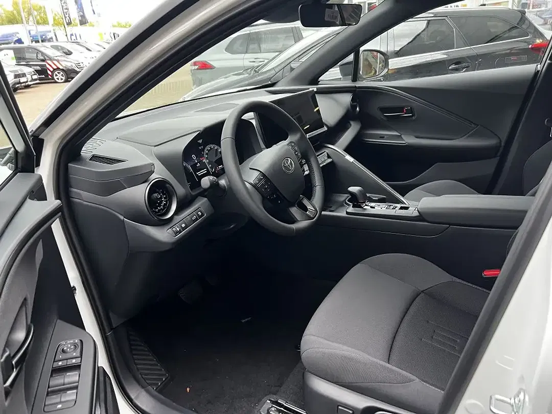 Toyota C-HR - Thumbnail 7