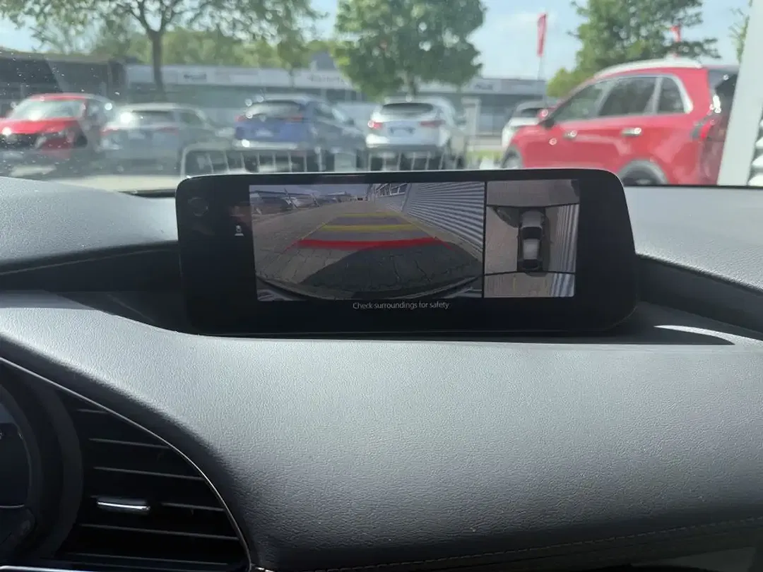 Mazda 3 - Thumbnail 14