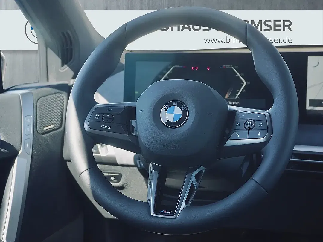 BMW iX - Thumbnail 10