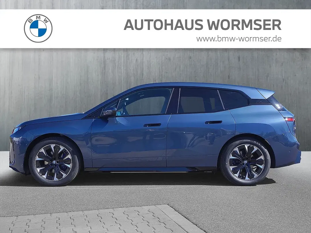 BMW iX - Thumbnail 4