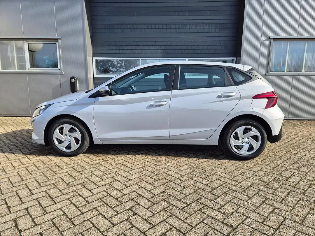Hyundai i20 - Thumbnail 1