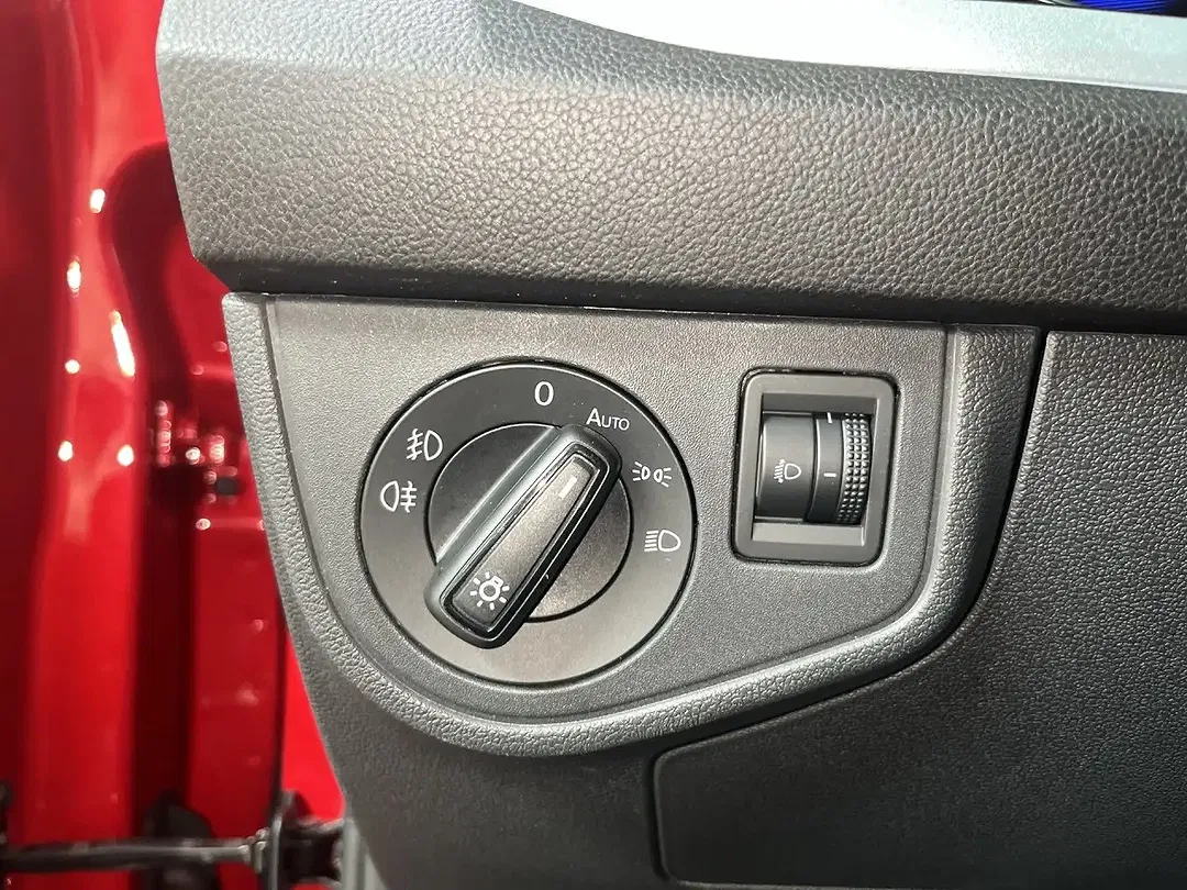 Volkswagen Polo - Thumbnail 11