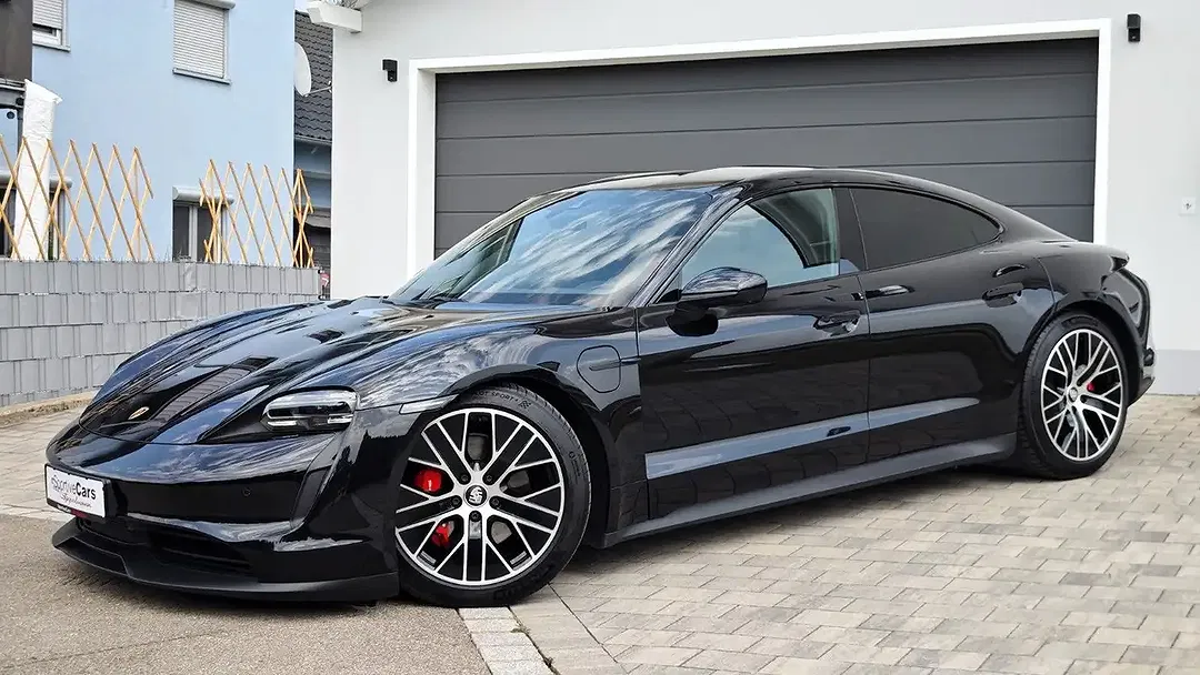 Porsche Taycan - Thumbnail 15