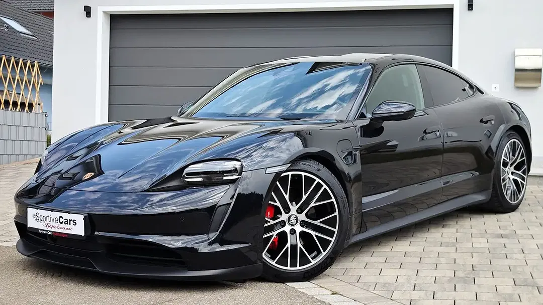Porsche Taycan - Thumbnail 9