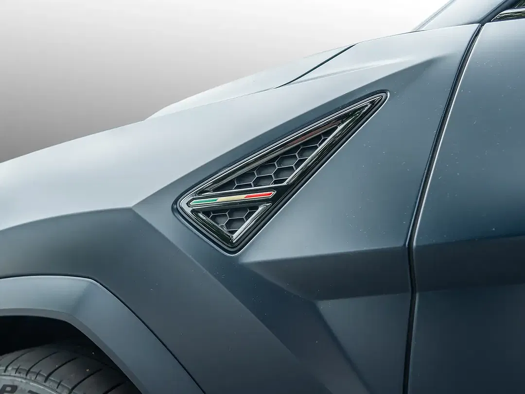 Lamborghini Urus - Thumbnail 10