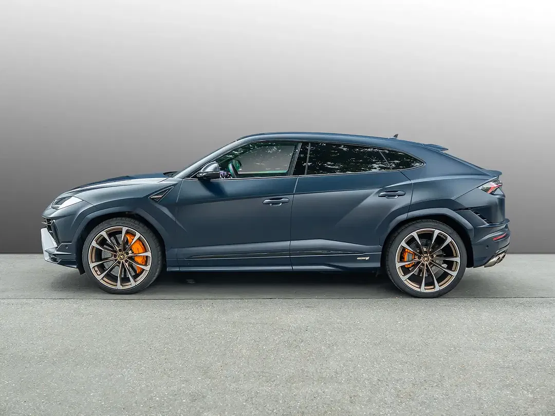 Lamborghini Urus - Thumbnail 3