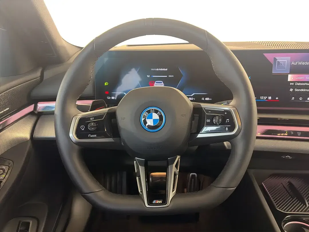 BMW i5 - Thumbnail 10