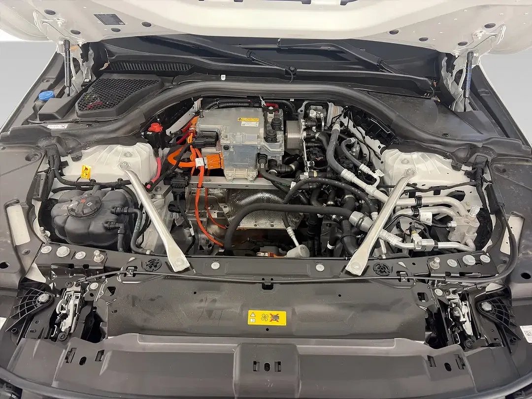 BMW i5 - Thumbnail 12