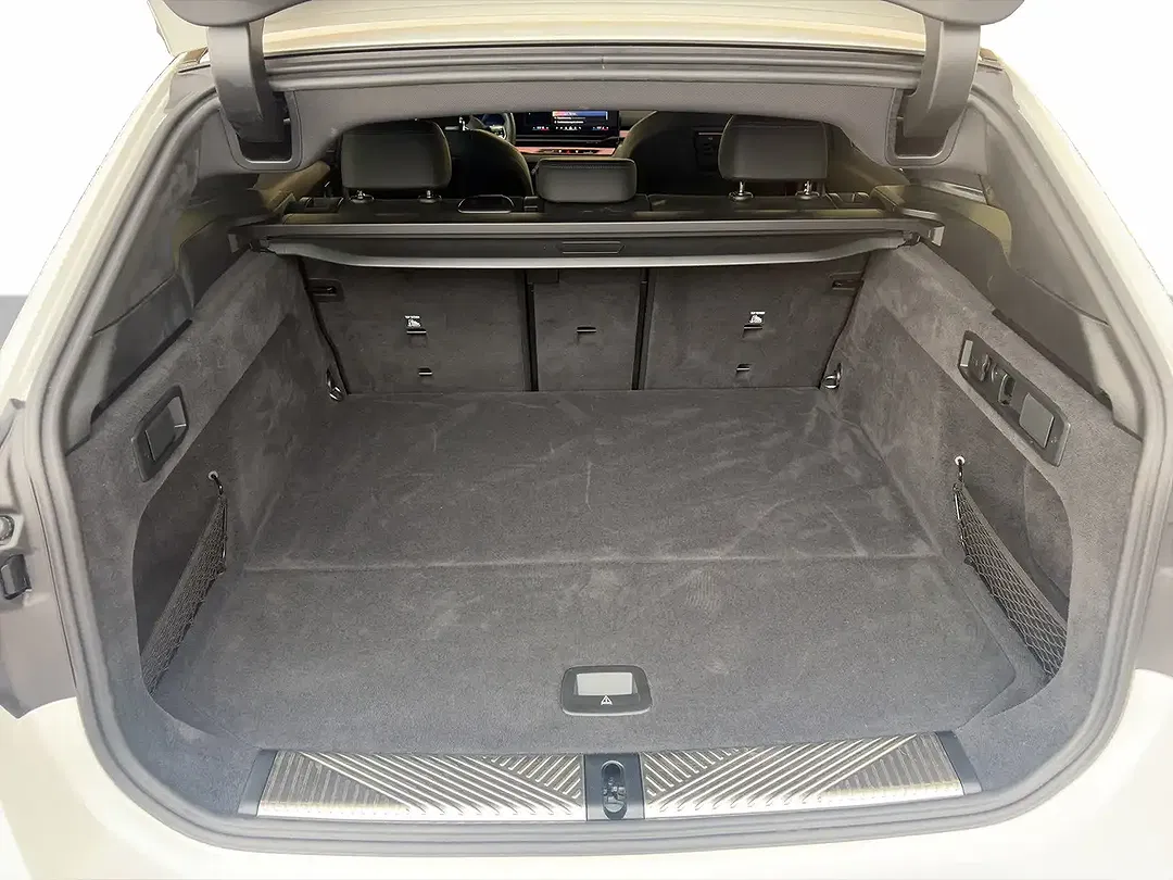 BMW i5 - Thumbnail 13