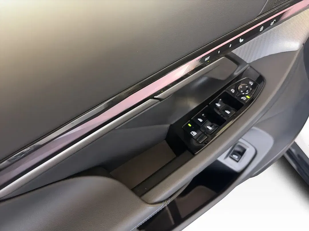 BMW i5 - Thumbnail 14
