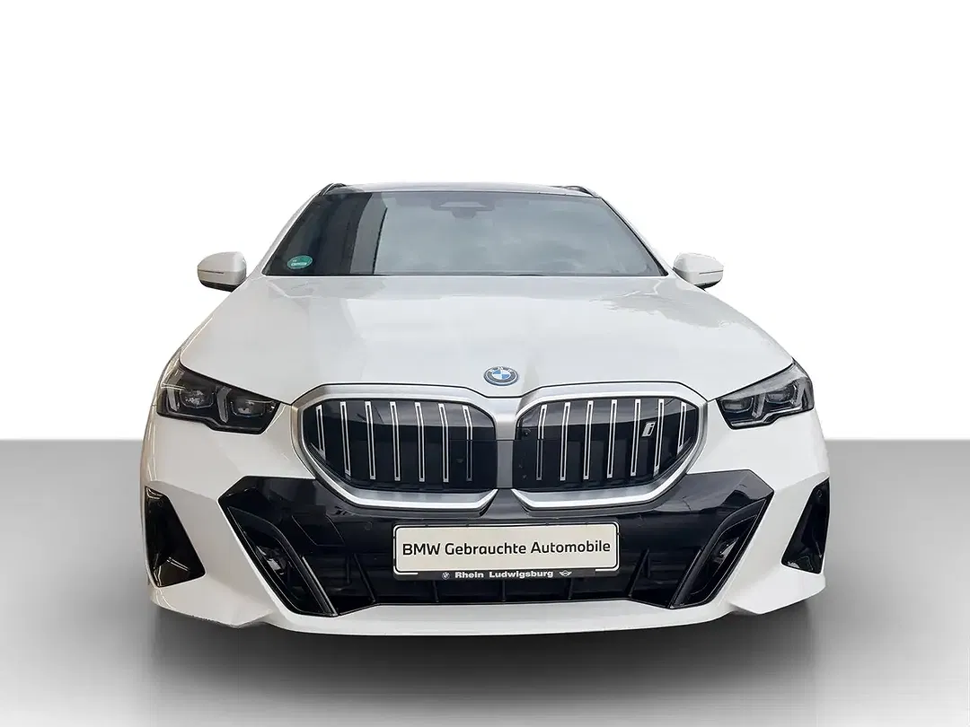 BMW i5 - Thumbnail 4