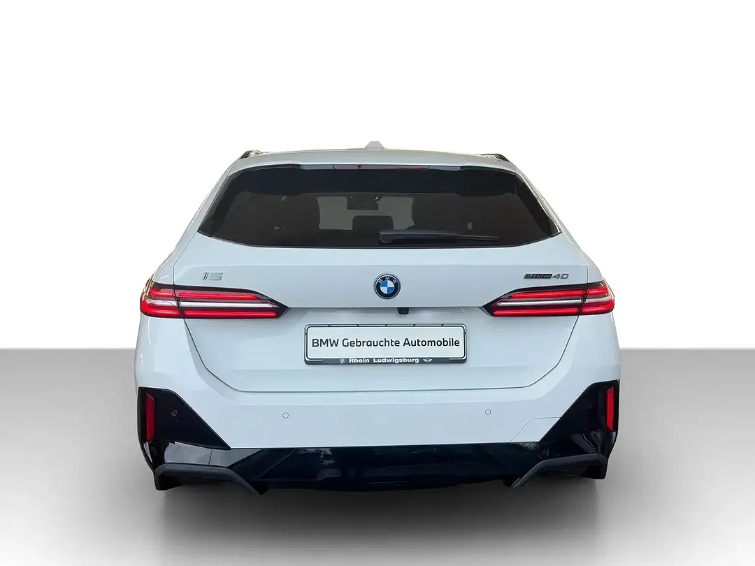 BMW i5 - Thumbnail 5