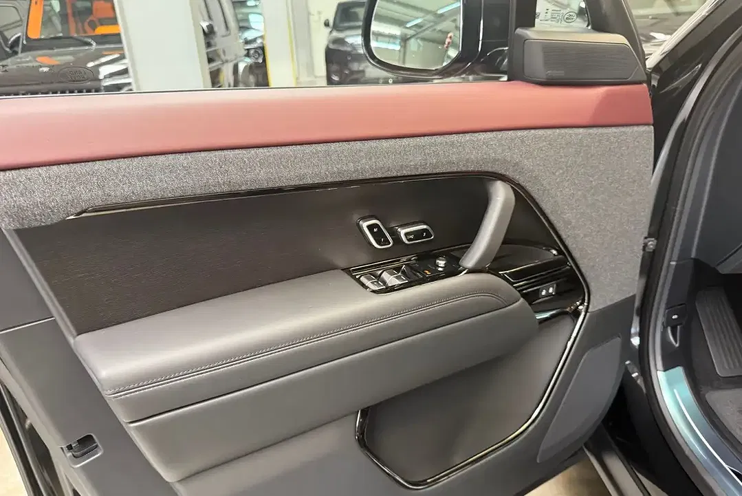 Land Rover Range Rover Sport - Thumbnail 11