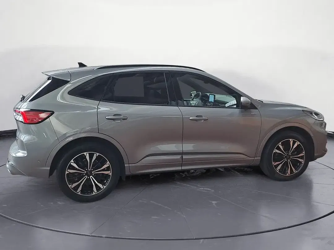 Ford Kuga - Thumbnail 4