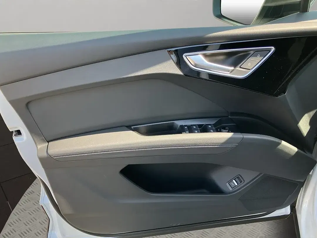 Audi Q4 e-tron - Thumbnail 10