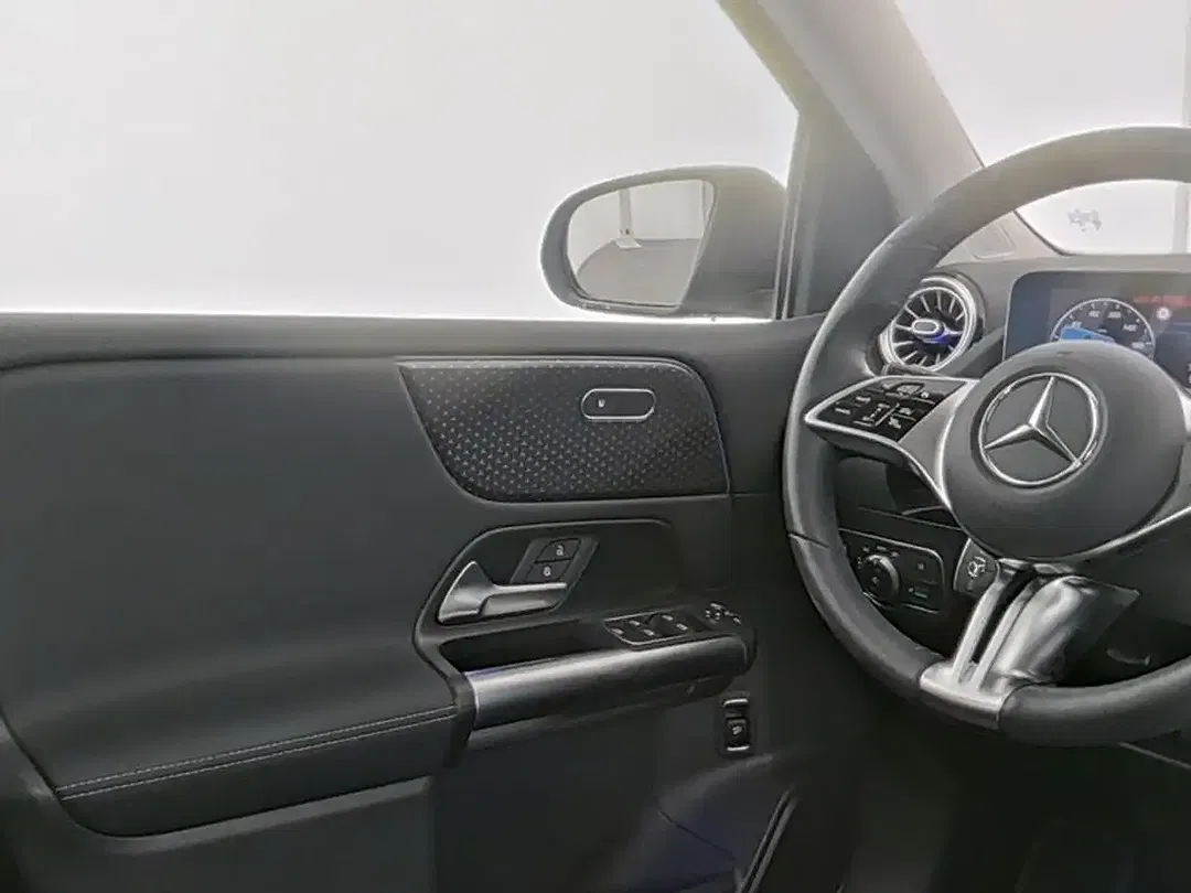 Mercedes-Benz B 180 - Thumbnail 10