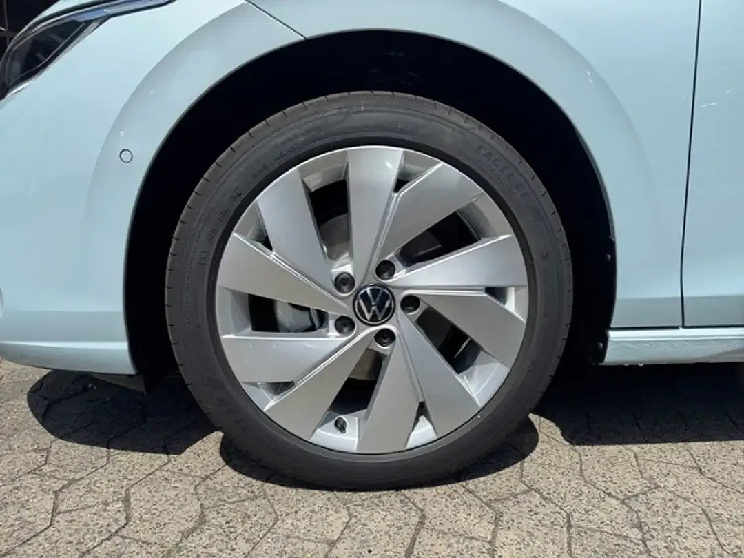 Volkswagen Golf - Thumbnail 8