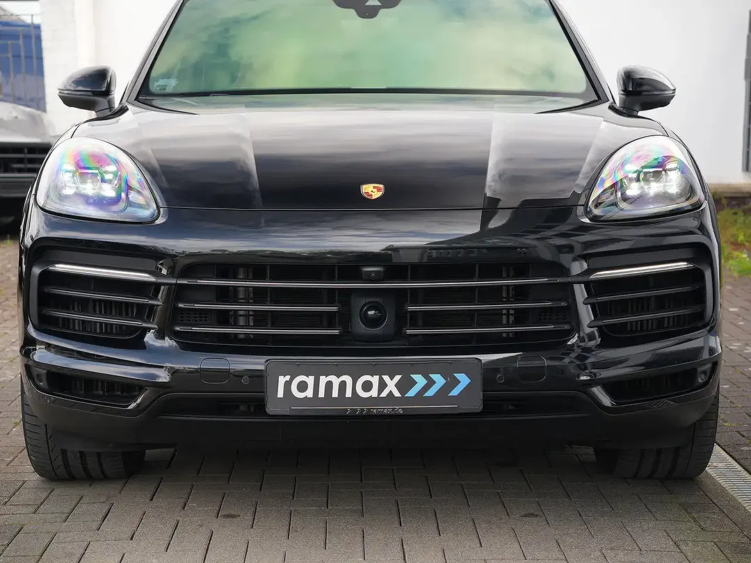 Porsche Cayenne - Thumbnail 10