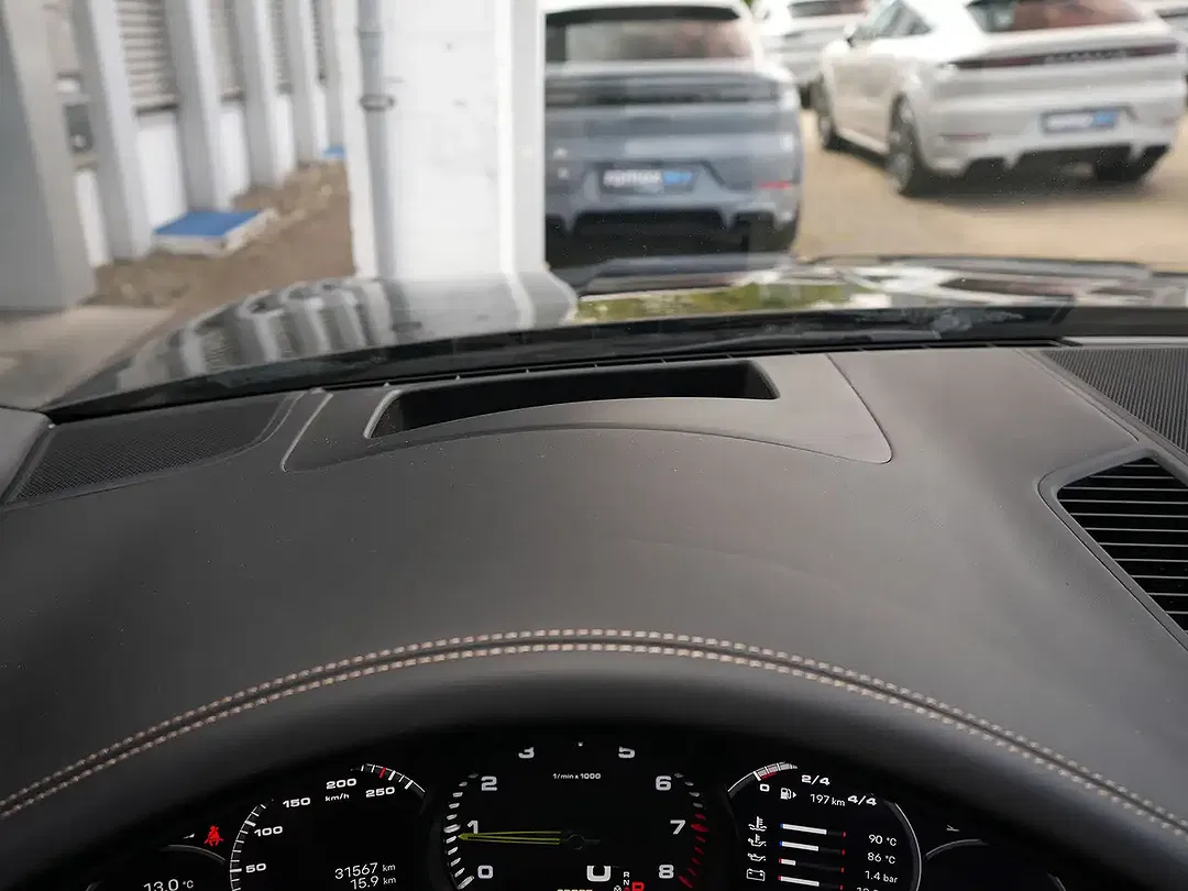 Porsche Cayenne - Thumbnail 21