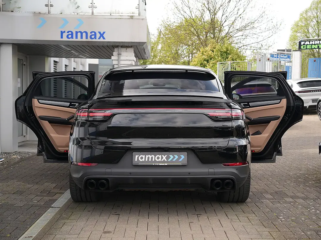 Porsche Cayenne - Thumbnail 6