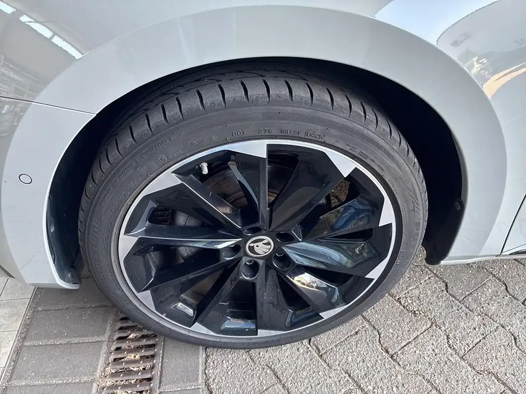 Skoda Superb - Thumbnail 6