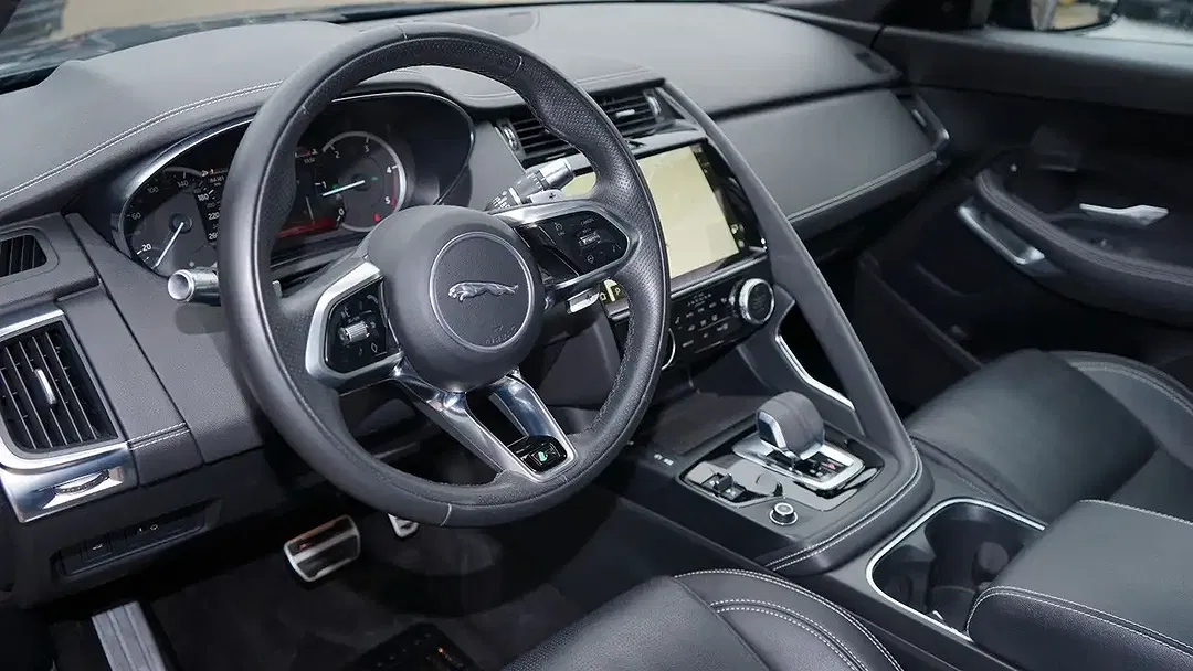 Jaguar E-Pace - Thumbnail 3
