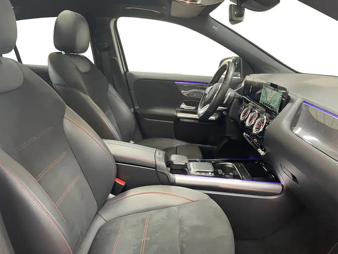 Mercedes-Benz GLA 220 - Thumbnail 3