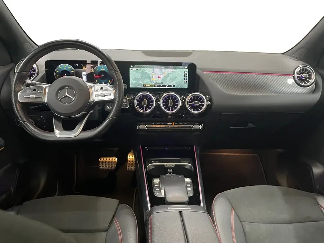 Mercedes-Benz GLA 220 - Thumbnail 4