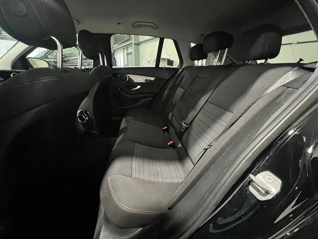 Mercedes-Benz C 300 - Thumbnail 11
