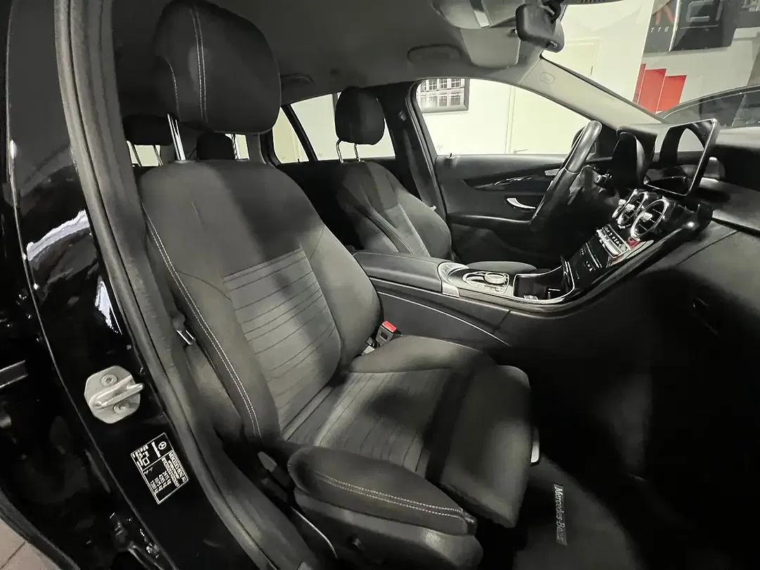 Mercedes-Benz C 300 - Thumbnail 13
