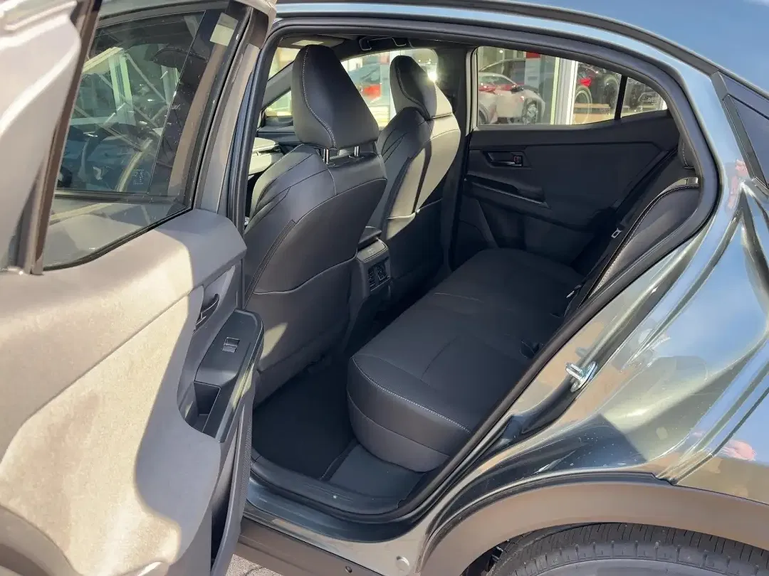 Toyota C-HR - Thumbnail 12
