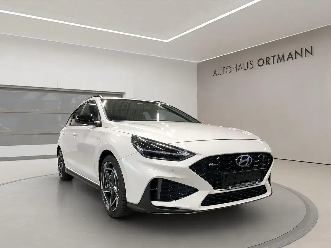 Hyundai i30 1.5 AUT - foto 1