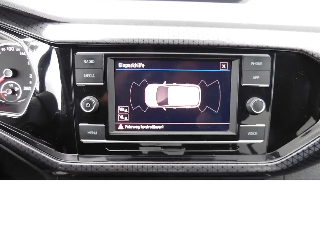 Volkswagen T-Cross - Thumbnail 6