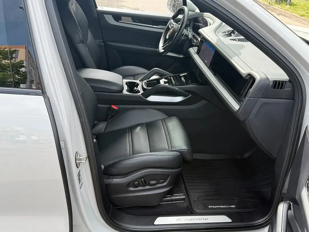 Porsche Cayenne - Thumbnail 12