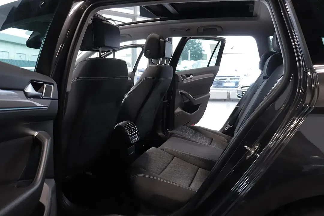 Volkswagen Passat Variant - Thumbnail 10