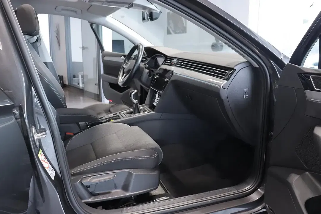Volkswagen Passat Variant - Thumbnail 11