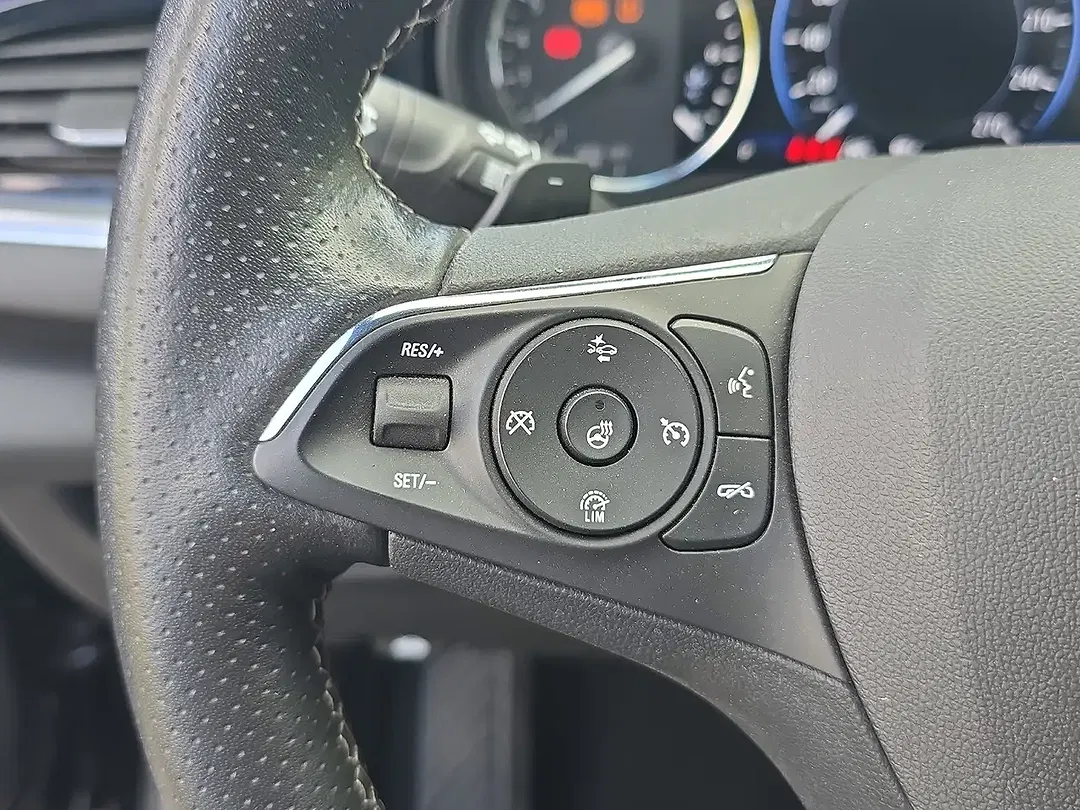 Opel Insignia - Thumbnail 11