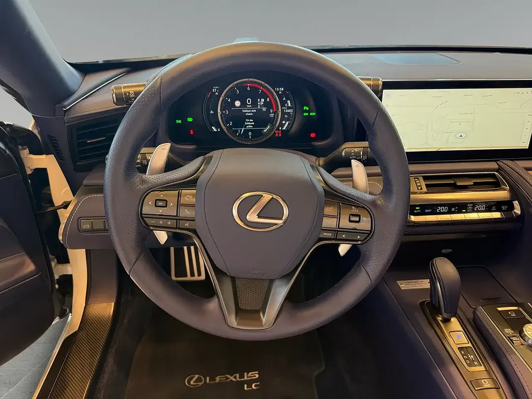 Lexus LC 500 - Thumbnail 10