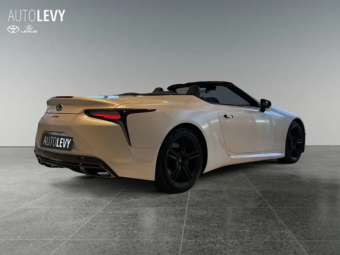 Lexus LC 500 - Thumbnail 5