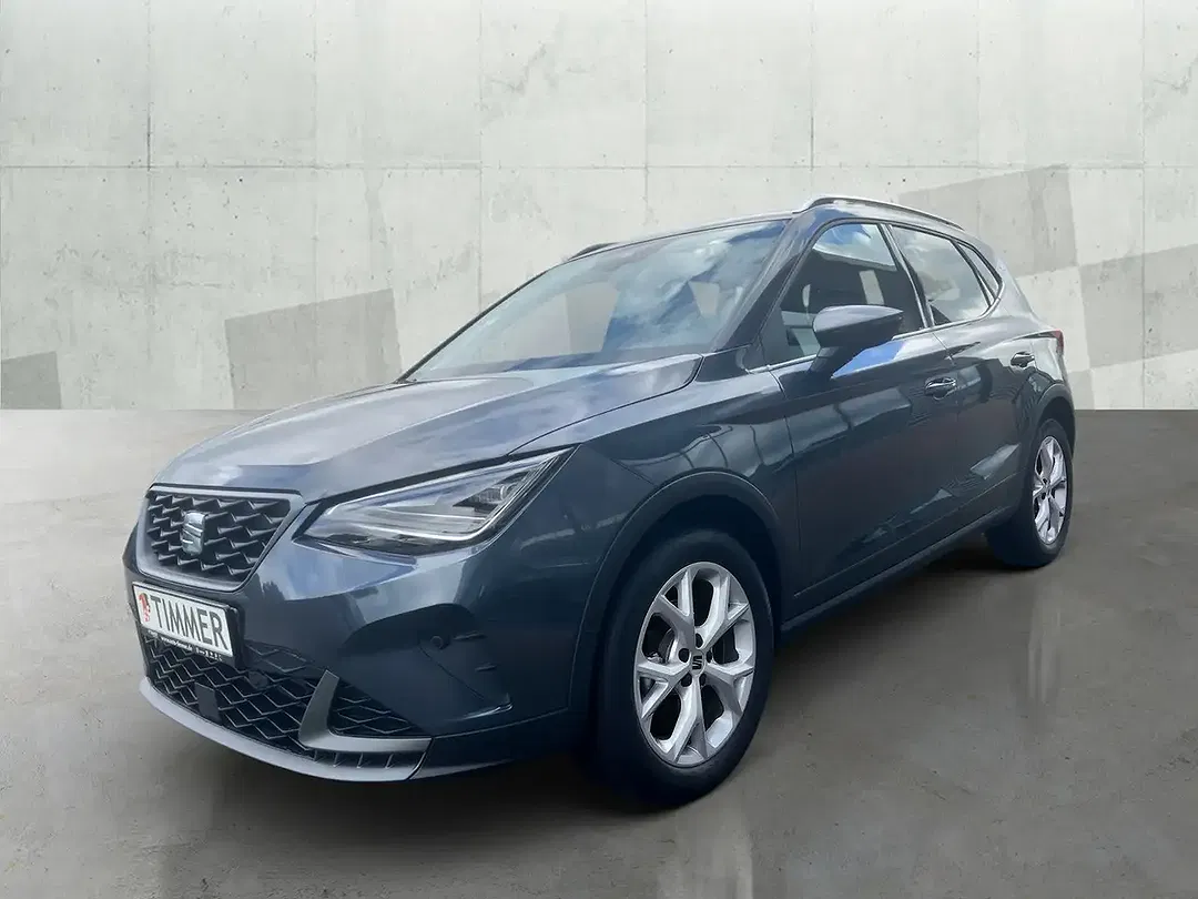SEAT Arona - Thumbnail 1