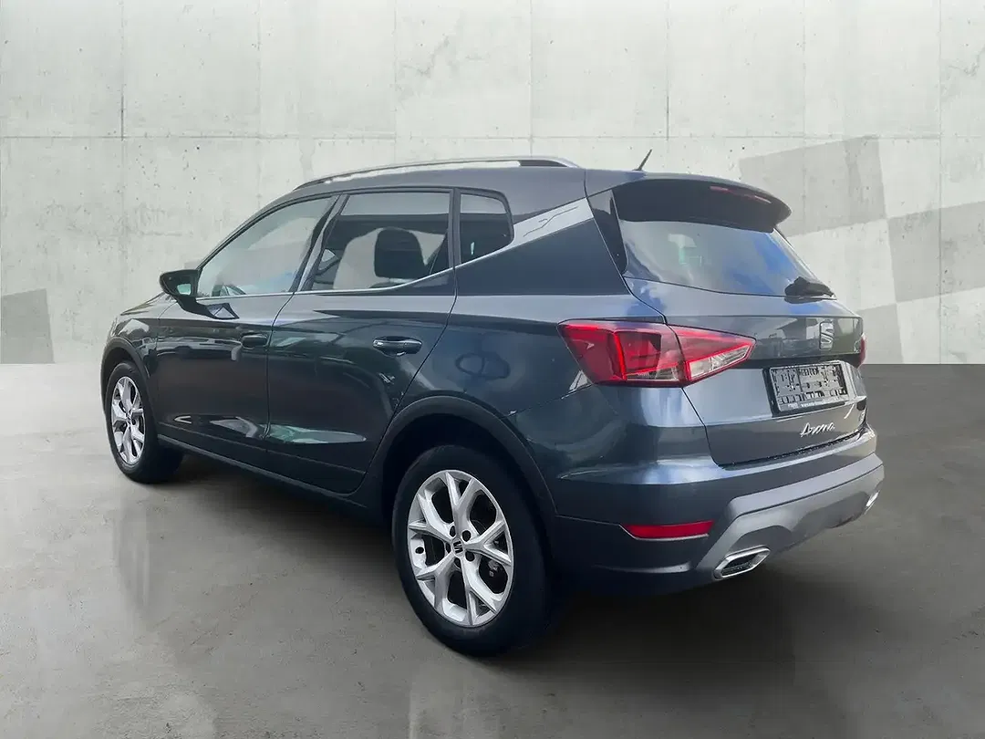SEAT Arona - Thumbnail 4