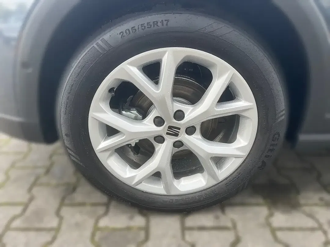 SEAT Arona - Thumbnail 6