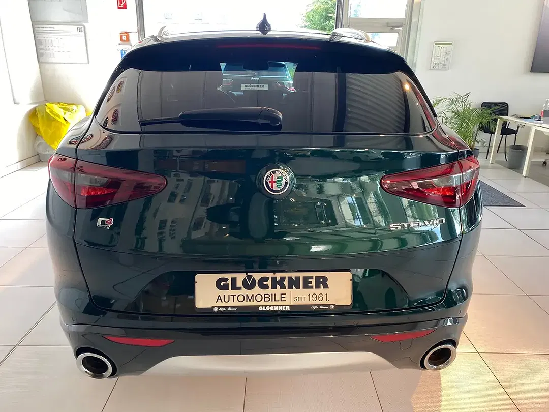 Alfa Romeo Stelvio - Thumbnail 3