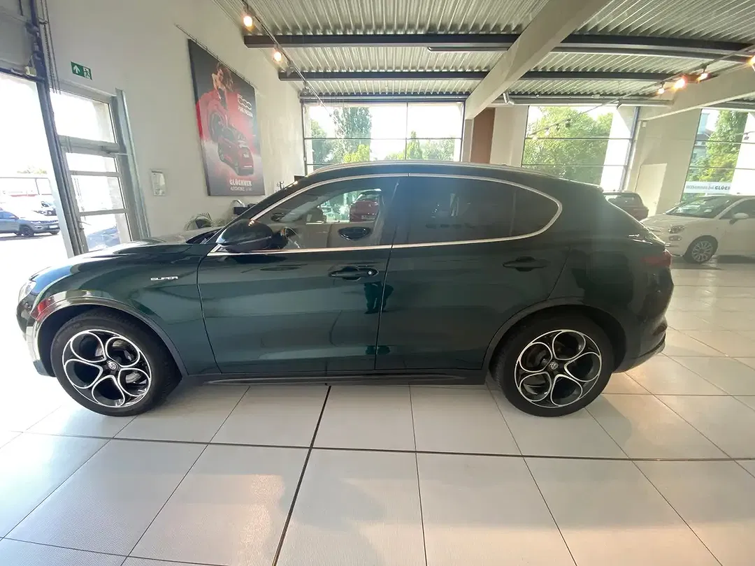 Alfa Romeo Stelvio - Thumbnail 4