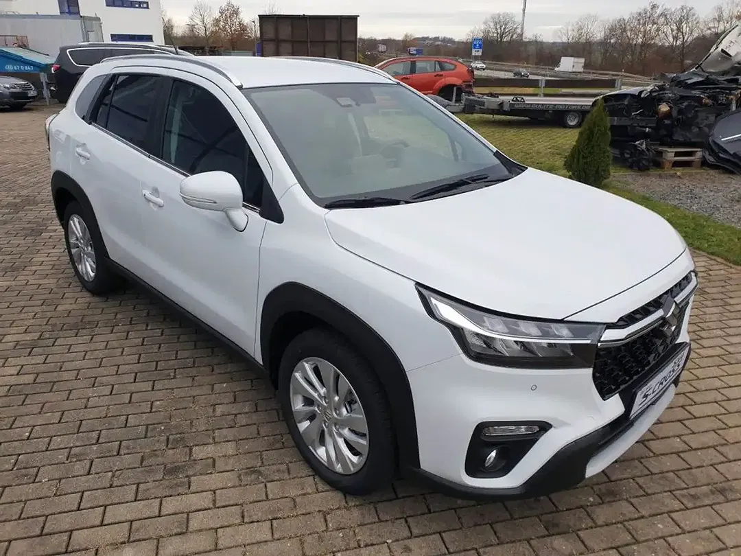 Suzuki S-Cross - Thumbnail 3